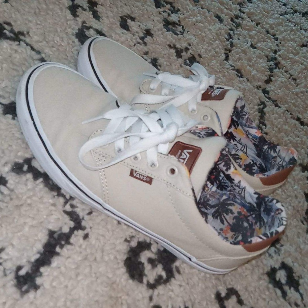 Vans - Picture 3 of 3
